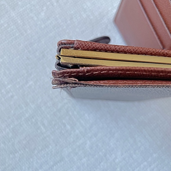 Louis Vuitton Kiss Lock monogram Wallet - Picture 11 of 12